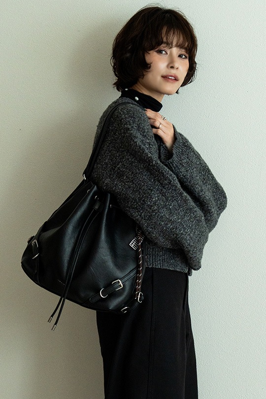 【2/2正午販売～】★先行受注特典50％OFF★3way ドローストリングバッグ 巾着 バッグ リュック ショルダーバッグ ハンドバッグ レディース 大人 レザー 調 大容量 2way 巾着バッグ バックパック 肩掛け 通勤 通学 お出かけ 旅行 おしゃれ かわいい きれいめ モード カジュアル ヴィンテージ風 チャーム付き