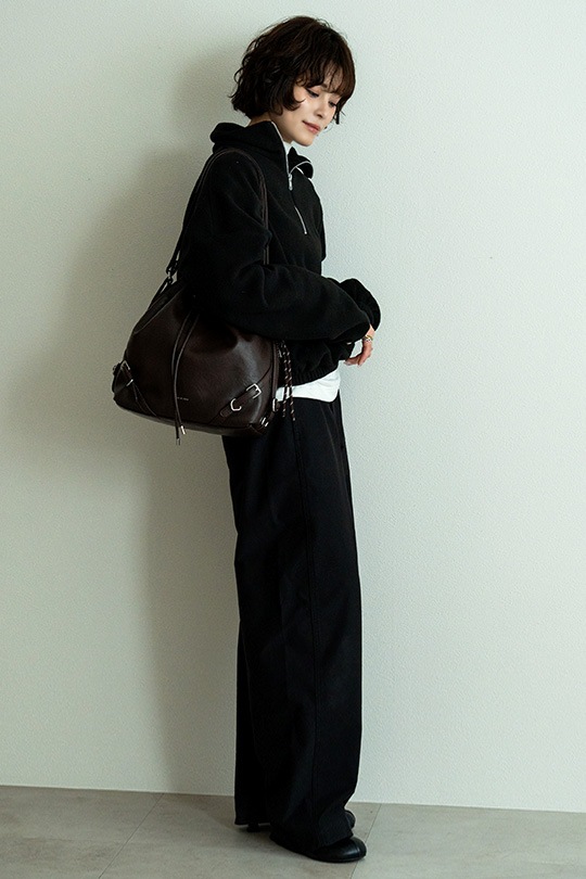 【2/2正午販売～】★先行受注特典50％OFF★3way ドローストリングバッグ 巾着 バッグ リュック ショルダーバッグ ハンドバッグ レディース 大人 レザー 調 大容量 2way 巾着バッグ バックパック 肩掛け 通勤 通学 お出かけ 旅行 おしゃれ かわいい きれいめ モード カジュアル ヴィンテージ風 チャーム付き