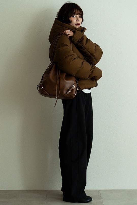 【2/2正午販売～】★先行受注特典50％OFF★3way ドローストリングバッグ 巾着 バッグ リュック ショルダーバッグ ハンドバッグ レディース 大人 レザー 調 大容量 2way 巾着バッグ バックパック 肩掛け 通勤 通学 お出かけ 旅行 おしゃれ かわいい きれいめ モード カジュアル ヴィンテージ風 チャーム付き