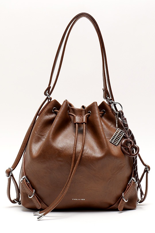 【2/2正午販売～】★先行受注特典50％OFF★3way ドローストリングバッグ 巾着 バッグ リュック ショルダーバッグ ハンドバッグ レディース 大人 レザー 調 大容量 2way 巾着バッグ バックパック 肩掛け 通勤 通学 お出かけ 旅行 おしゃれ かわいい きれいめ モード カジュアル ヴィンテージ風 チャーム付き