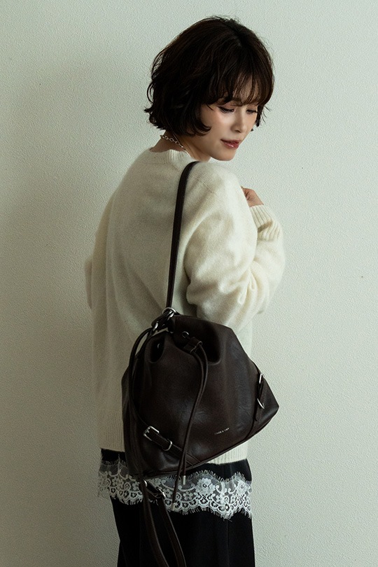 【2/2正午販売～】★先行受注特典50％OFF★3way ドローストリングバッグ 巾着 バッグ リュック ショルダーバッグ ハンドバッグ レディース 大人 レザー 調 大容量 2way 巾着バッグ バックパック 肩掛け 通勤 通学 お出かけ 旅行 おしゃれ かわいい きれいめ モード カジュアル ヴィンテージ風 チャーム付き