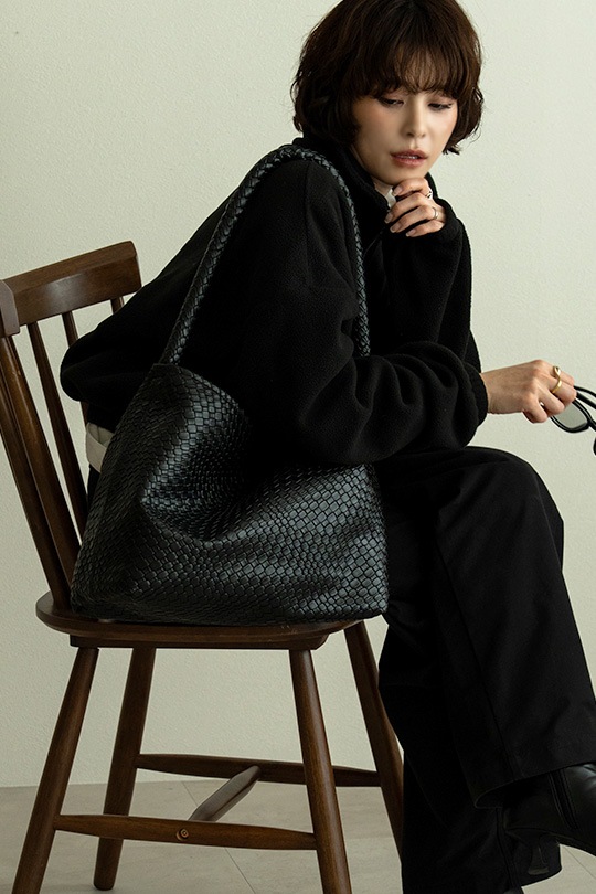 【3/2正午販売～】★先行受注特典52％OFF★編み込み風 ソフト トートバッグ イントレチャート バッグ レディース ホーボーバッグ 編み込み ワンショルダーバッグ ブラック 黒 A4 大容量 軽量 メッシュバッグ 肩掛け 通勤 通学 トートバッグ トートバッグ おしゃれ かわいい