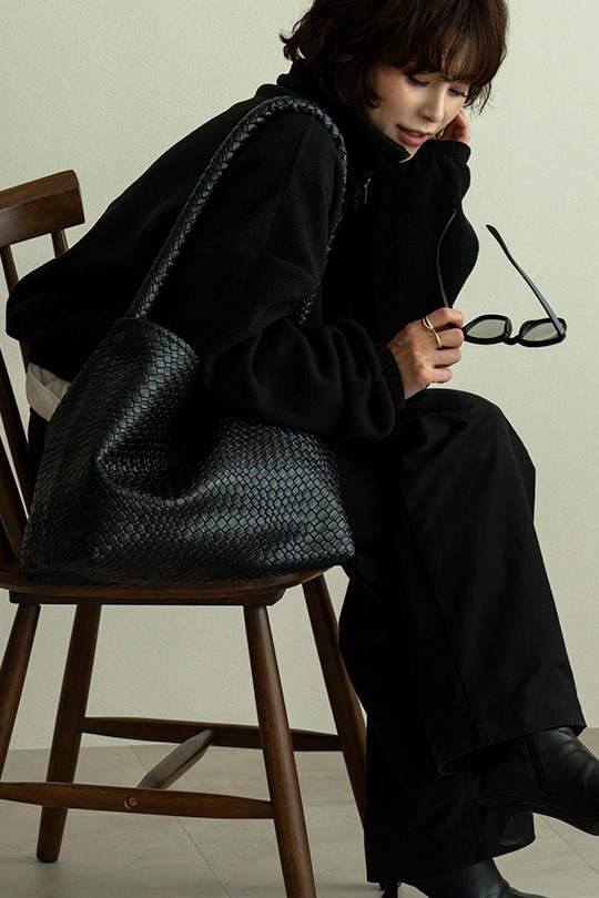【3/2正午販売～】★先行受注特典52％OFF★編み込み風 ソフト トートバッグ イントレチャート バッグ レディース ホーボーバッグ 編み込み ワンショルダーバッグ ブラック 黒 A4 大容量 軽量 メッシュバッグ 肩掛け 通勤 通学 トートバッグ トートバッグ おしゃれ かわいい