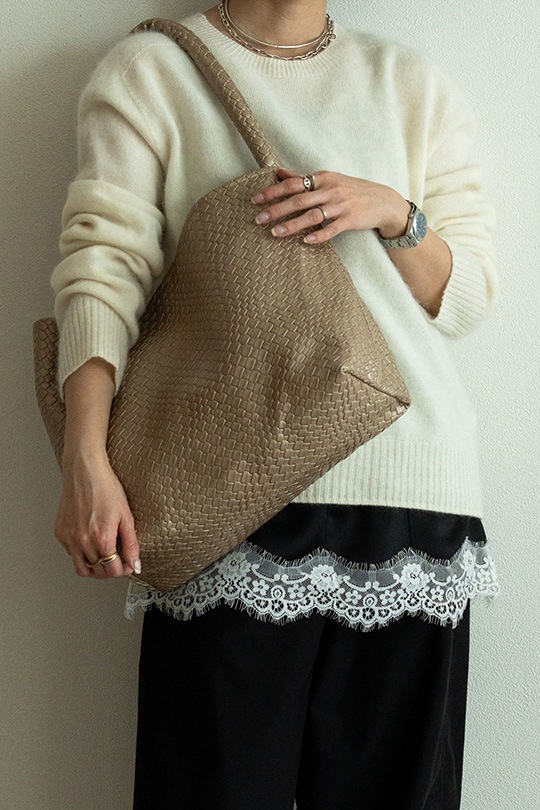 【3/2正午販売～】★先行受注特典52％OFF★編み込み風 ソフト トートバッグ イントレチャート バッグ レディース ホーボーバッグ 編み込み ワンショルダーバッグ ブラック 黒 A4 大容量 軽量 メッシュバッグ 肩掛け 通勤 通学 トートバッグ トートバッグ おしゃれ かわいい