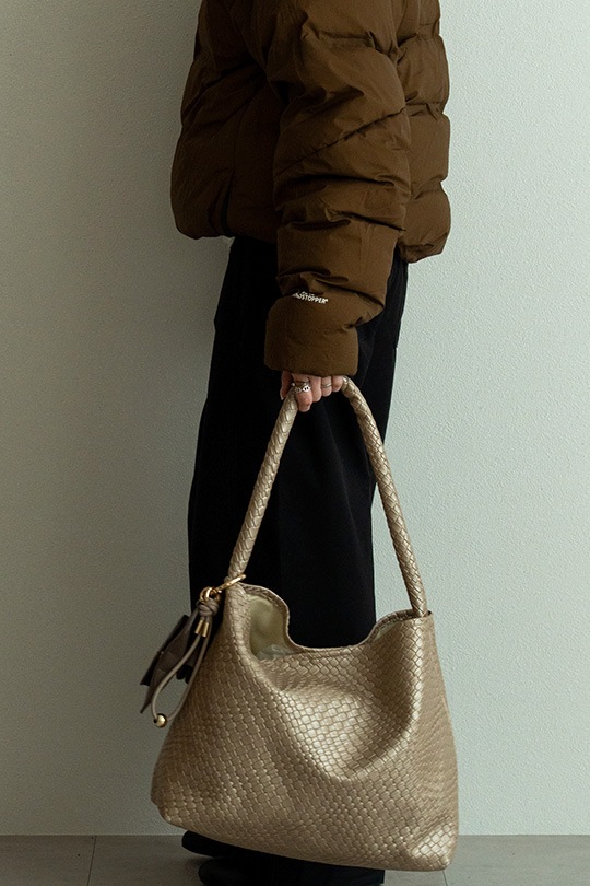 【3/2正午販売～】★先行受注特典52％OFF★編み込み風 ソフト トートバッグ イントレチャート バッグ レディース ホーボーバッグ 編み込み ワンショルダーバッグ ブラック 黒 A4 大容量 軽量 メッシュバッグ 肩掛け 通勤 通学 トートバッグ トートバッグ おしゃれ かわいい