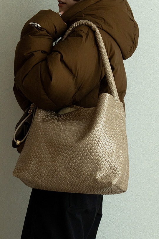 【3/2正午販売～】★先行受注特典52％OFF★編み込み風 ソフト トートバッグ イントレチャート バッグ レディース ホーボーバッグ 編み込み ワンショルダーバッグ ブラック 黒 A4 大容量 軽量 メッシュバッグ 肩掛け 通勤 通学 トートバッグ トートバッグ おしゃれ かわいい