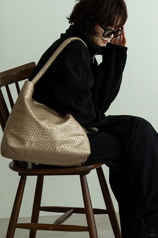 【3/2正午販売～】★先行受注特典52％OFF★編み込み風 ソフト トートバッグ イントレチャート バッグ レディース ホーボーバッグ 編み込み ワンショルダーバッグ ブラック 黒 A4 大容量 軽量 メッシュバッグ 肩掛け 通勤 通学 トートバッグ トートバッグ おしゃれ かわいい