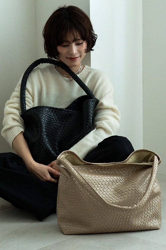 【3/2正午販売～】★先行受注特典52％OFF★編み込み風 ソフト トートバッグ イントレチャート バッグ レディース ホーボーバッグ 編み込み ワンショルダーバッグ ブラック 黒 A4 大容量 軽量 メッシュバッグ 肩掛け 通勤 通学 トートバッグ トートバッグ おしゃれ かわいい