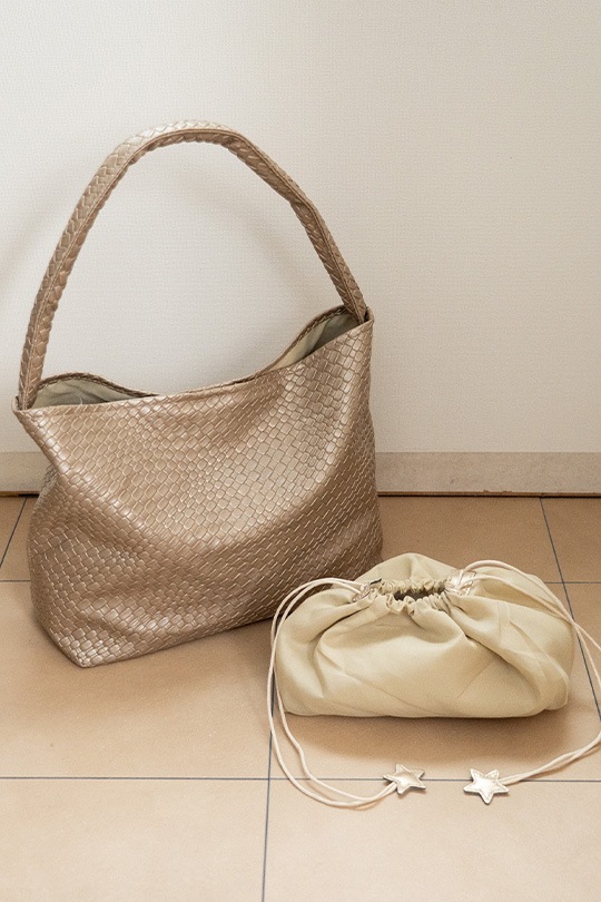 【3/2正午販売～】★先行受注特典52％OFF★編み込み風 ソフト トートバッグ イントレチャート バッグ レディース ホーボーバッグ 編み込み ワンショルダーバッグ ブラック 黒 A4 大容量 軽量 メッシュバッグ 肩掛け 通勤 通学 トートバッグ トートバッグ おしゃれ かわいい