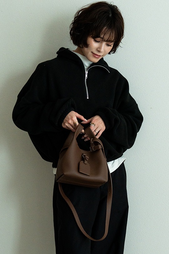 【3/2正午販売～】★先行受注特典55％OFF★ソフトスクエア 2WAY ミニ ハンドバッグ(ポーチ付き) 2WAY キューブバッグ ショルダーバッグ ポーチ付き レディース ハンドバッグ バケツバッグ 斜めがけ 肩掛け フェイクレザー シボ加工 大容量 軽量 鞄 通勤 通学 フォーマル カジュアル