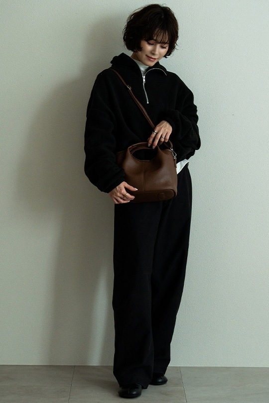 【2/2正午販売～】★先行受注特典50％OFF★ラウンドハンドル 2WAY ミニトートバッグ(ポーチ付き) トートバッグ おしゃれ かわいい モード エッジィ スターチャーム付 高見え レザー調