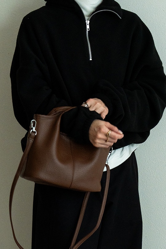 【2/2正午販売～】★先行受注特典50％OFF★ラウンドハンドル 2WAY ミニトートバッグ(ポーチ付き) トートバッグ おしゃれ かわいい モード エッジィ スターチャーム付 高見え レザー調