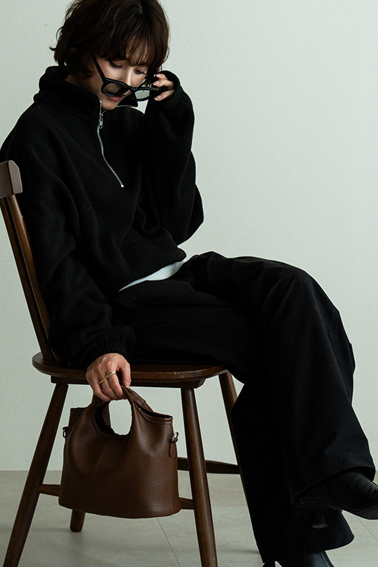 【2/2正午販売～】★先行受注特典50％OFF★ラウンドハンドル 2WAY ミニトートバッグ(ポーチ付き) トートバッグ おしゃれ かわいい モード エッジィ スターチャーム付 高見え レザー調