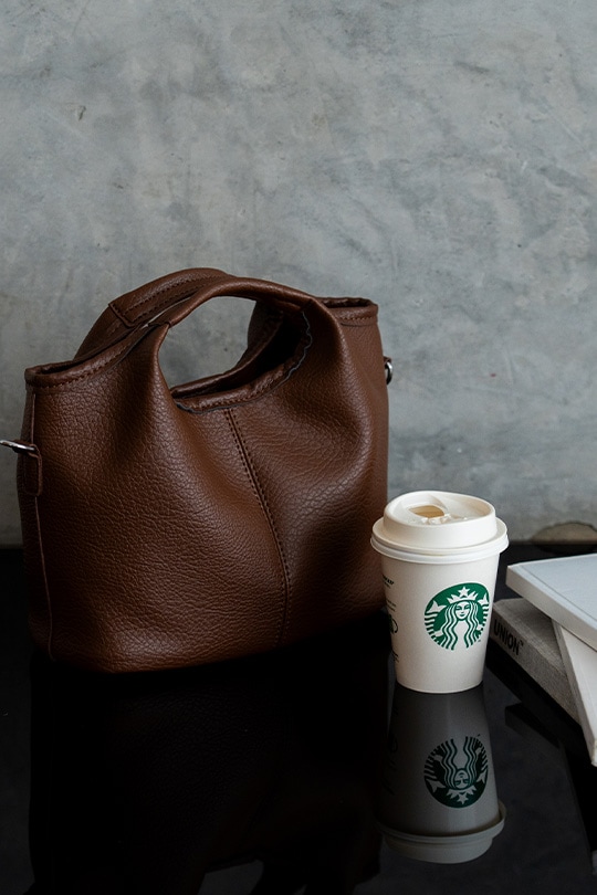 【2/2正午販売～】★先行受注特典50％OFF★ラウンドハンドル 2WAY ミニトートバッグ(ポーチ付き) トートバッグ おしゃれ かわいい モード エッジィ スターチャーム付 高見え レザー調