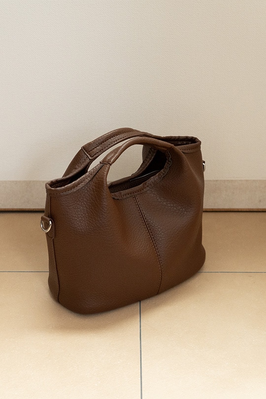 【2/2正午販売～】★先行受注特典50％OFF★ラウンドハンドル 2WAY ミニトートバッグ(ポーチ付き) トートバッグ おしゃれ かわいい モード エッジィ スターチャーム付 高見え レザー調