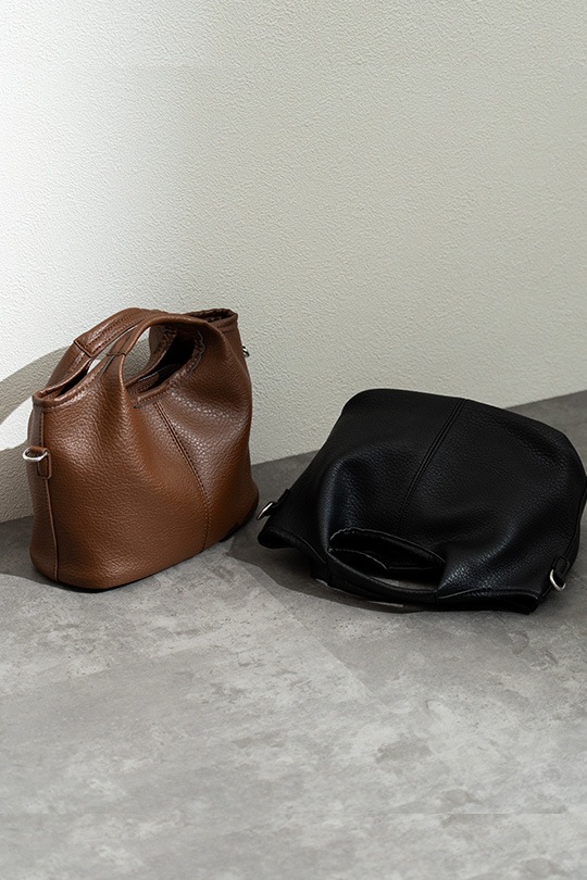 【2/2正午販売～】★先行受注特典50％OFF★ラウンドハンドル 2WAY ミニトートバッグ(ポーチ付き) トートバッグ おしゃれ かわいい モード エッジィ スターチャーム付 高見え レザー調