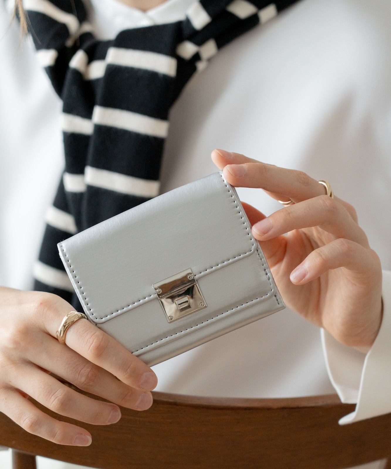 Rename グロッシー 3つ折り財布