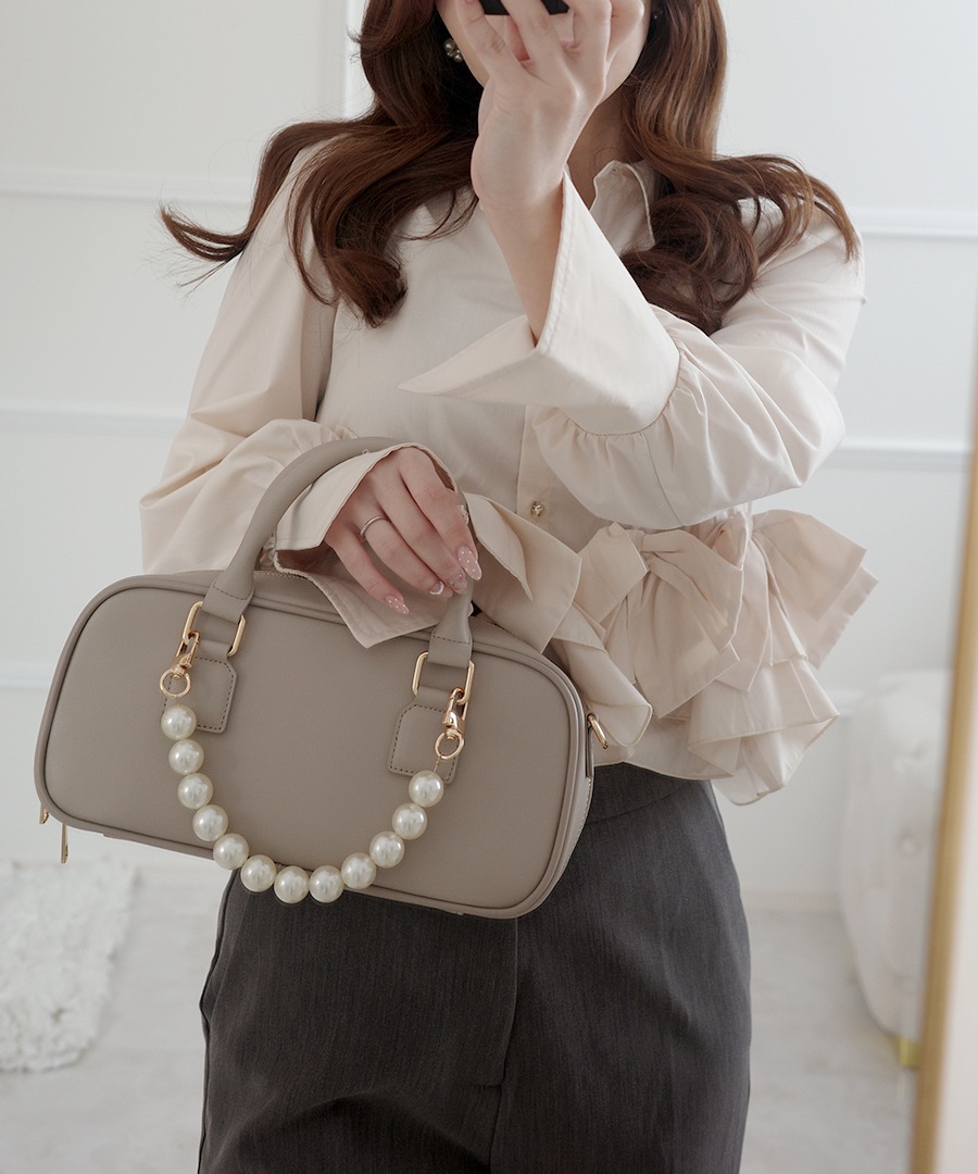 2026SS【maikoday×CrossChramコラボ】REAIMER パール調チャーム付き 2way ボストンバッグ ミニボストン トートバッグ ハンドバッグ レディース 旅行 大容量 おしゃれ ブランド 通勤 レトロ 高見え 横長 上質 肩掛け 大きめ 大人 バッグ 通勤バッグ