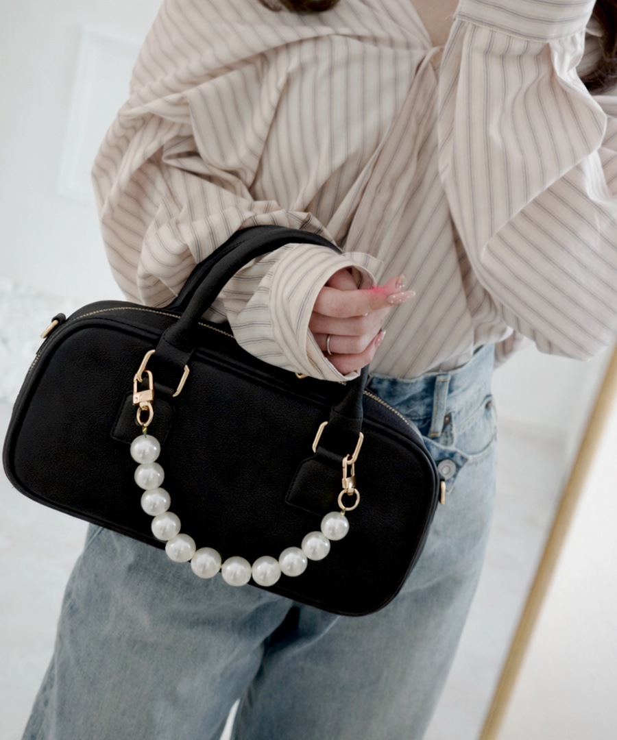 2026SS【maikoday×CrossChramコラボ】REAIMER パール調チャーム付き 2way ボストンバッグ ミニボストン トートバッグ ハンドバッグ レディース 旅行 大容量 おしゃれ ブランド 通勤 レトロ 高見え 横長 上質 肩掛け 大きめ 大人 バッグ 通勤バッグ