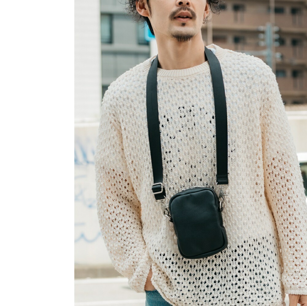 ショルダーバッグ カウレザー 本革 レディース メンズ 斜めがけ 大人 ブランド 小さめ おしゃれ カジュアル 黒 軽量 シンプル 斜めがけバッグ ミニ ミニショルダーバッグ ミニバッグ コンパクト 肩掛け 縦型 バッグ ミニポシェット シンプル