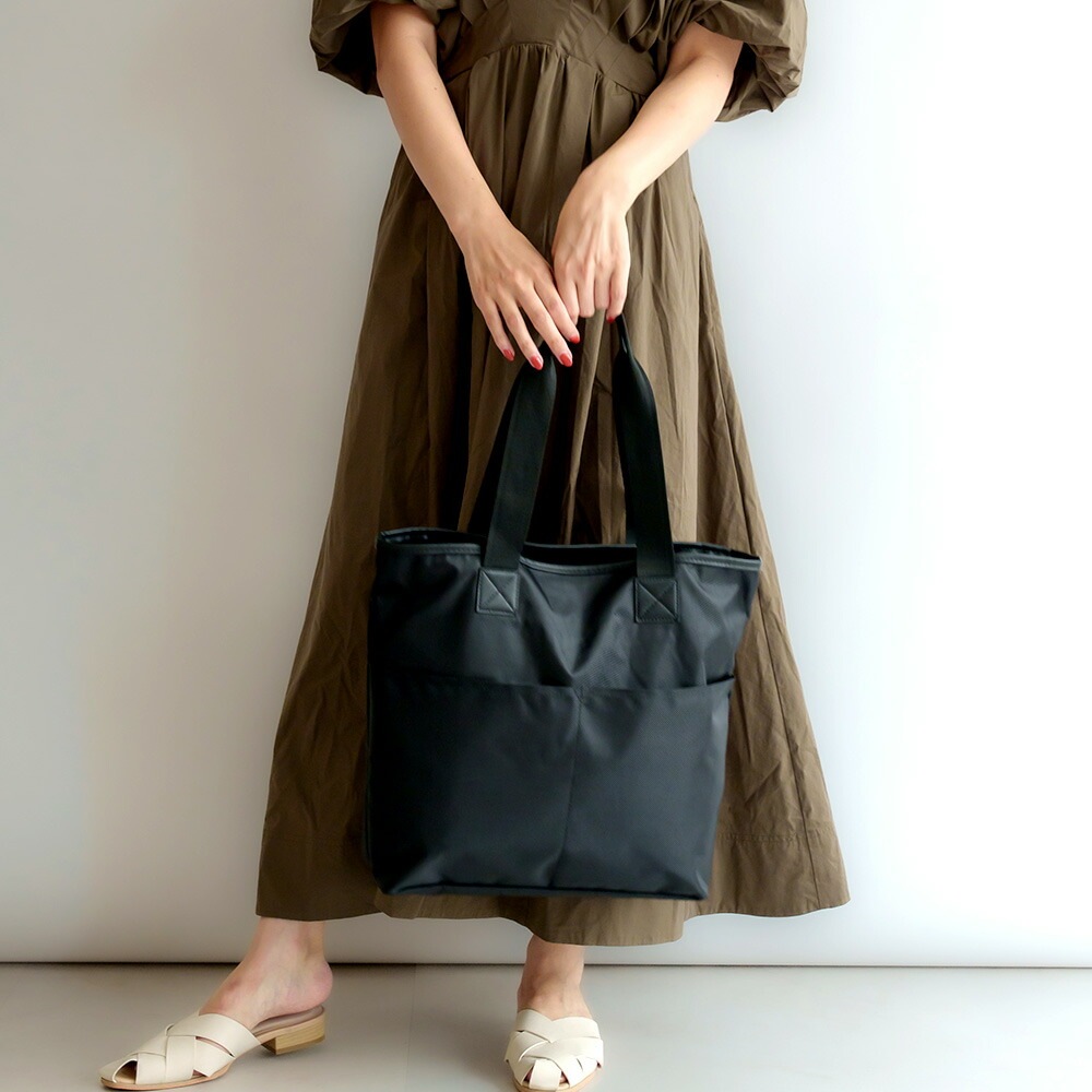 【SALE：40％OFF】トートバッグ レディース メンズ ナイロン ブランド おしゃれ 通勤 通学 通勤バッグ 大きめ 大学生 無地 大きい 軽い 肩掛け 大人 シンプル マザーズバッグ 縦型 マチあり バッグ トートバック レディースバック