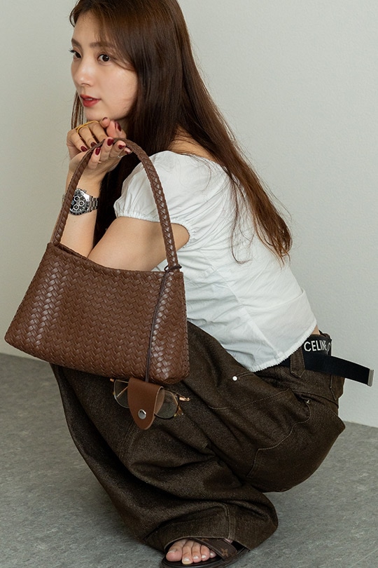 《55％OFF》メッシュバッグ ハンドバッグ レディース イントレチャート 編み風 ワンハンドル ポーチ付き マルチホルダー キャップホルダー 軽量 190g フェイクレザー 合皮 肩掛け ミニバッグ カバン 鞄 かばん 黒