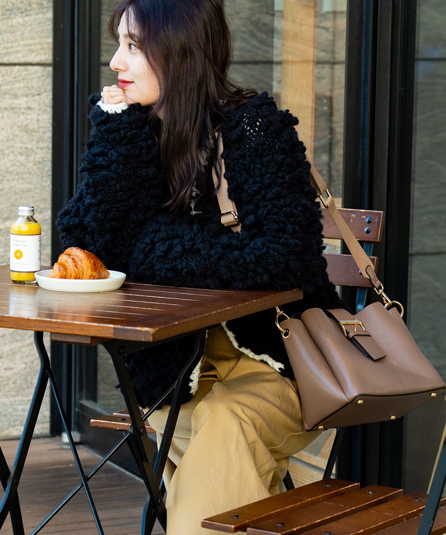 《50％OFFクーポン対象》【REAIMER/リエメ】フラップベルト 本革 ハンドバッグ トートバッグ レディース バッグ 小さめ フォーマル シンプル 通勤 大容量 無地 入園式 入学式 卒園式 卒業式 フェミニン ミニ バック 大人可愛い おしゃれ