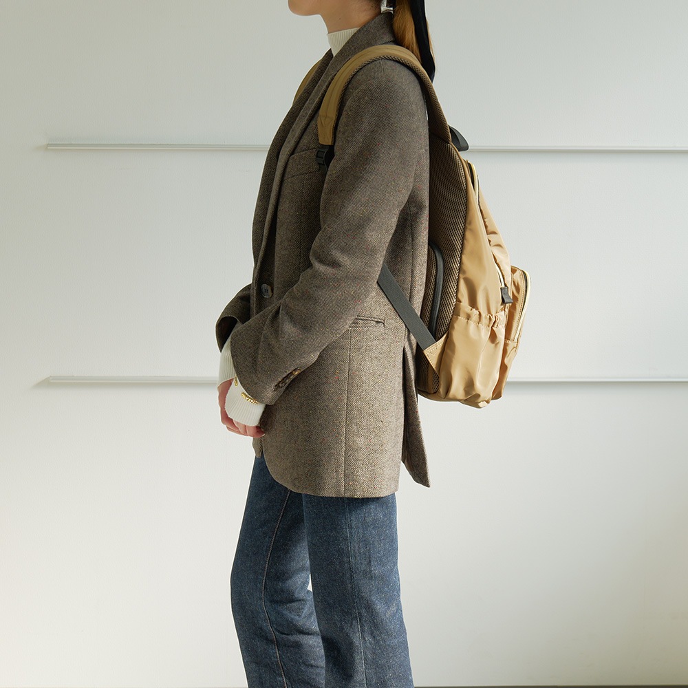 Rename ゴールドファスナーマルチポケット デイバッグ