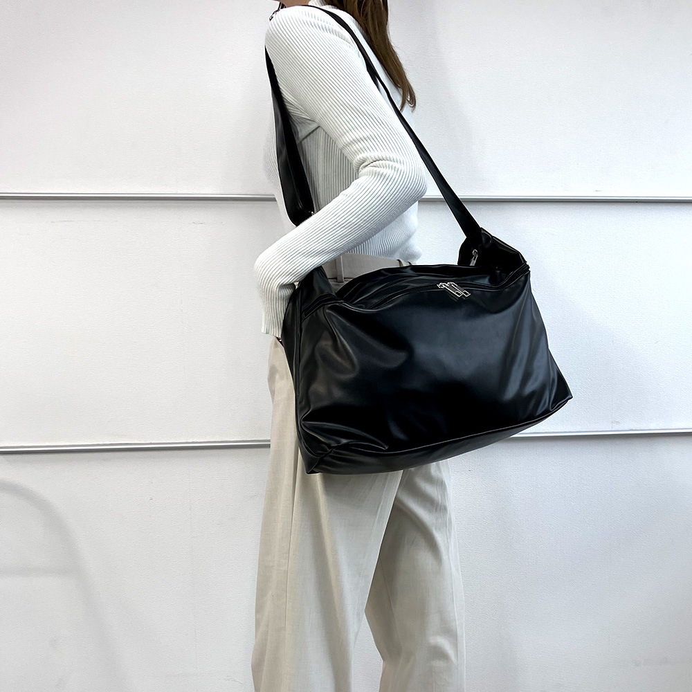 DEVICE ZIP ルーズ マンメイドレザー ショルダーバッグ