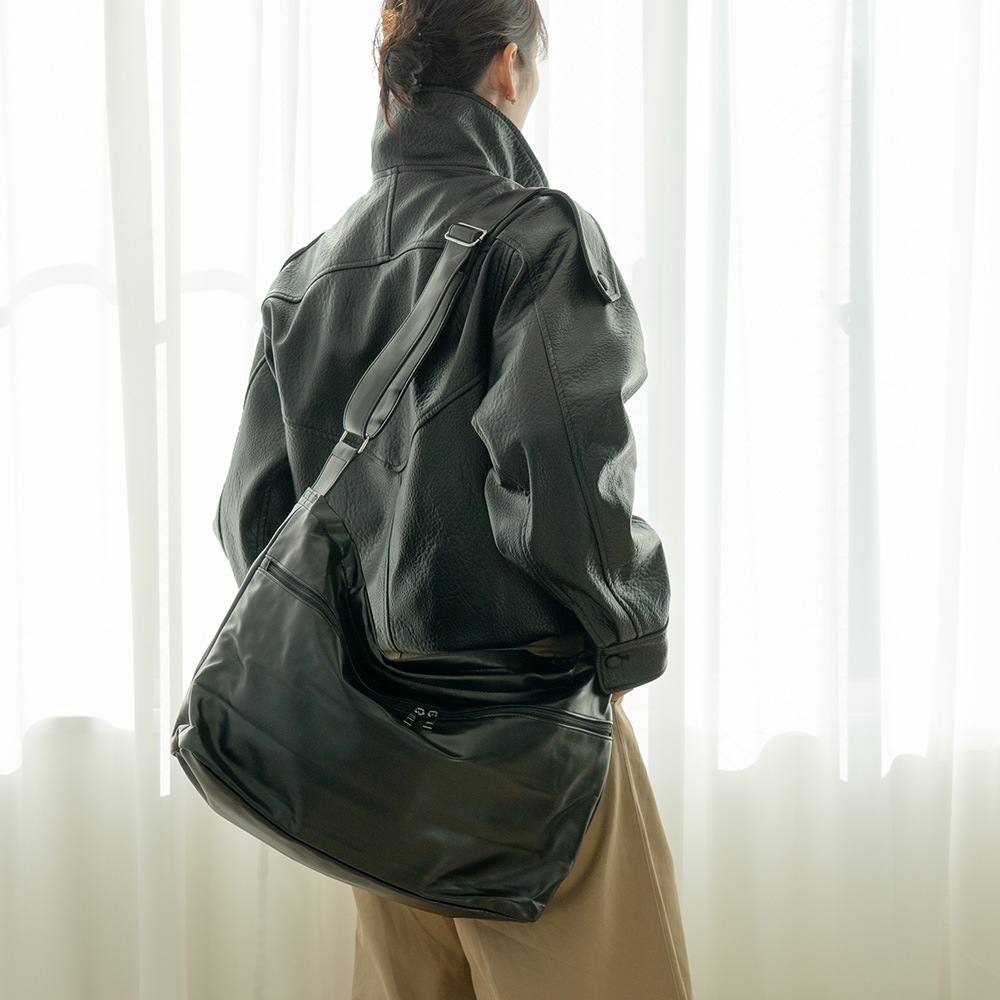 DEVICE ZIP ルーズ マンメイドレザー ショルダーバッグ