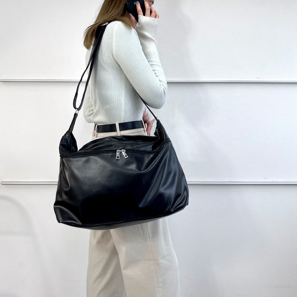 DEVICE ZIP ルーズ マンメイドレザー ショルダーバッグ