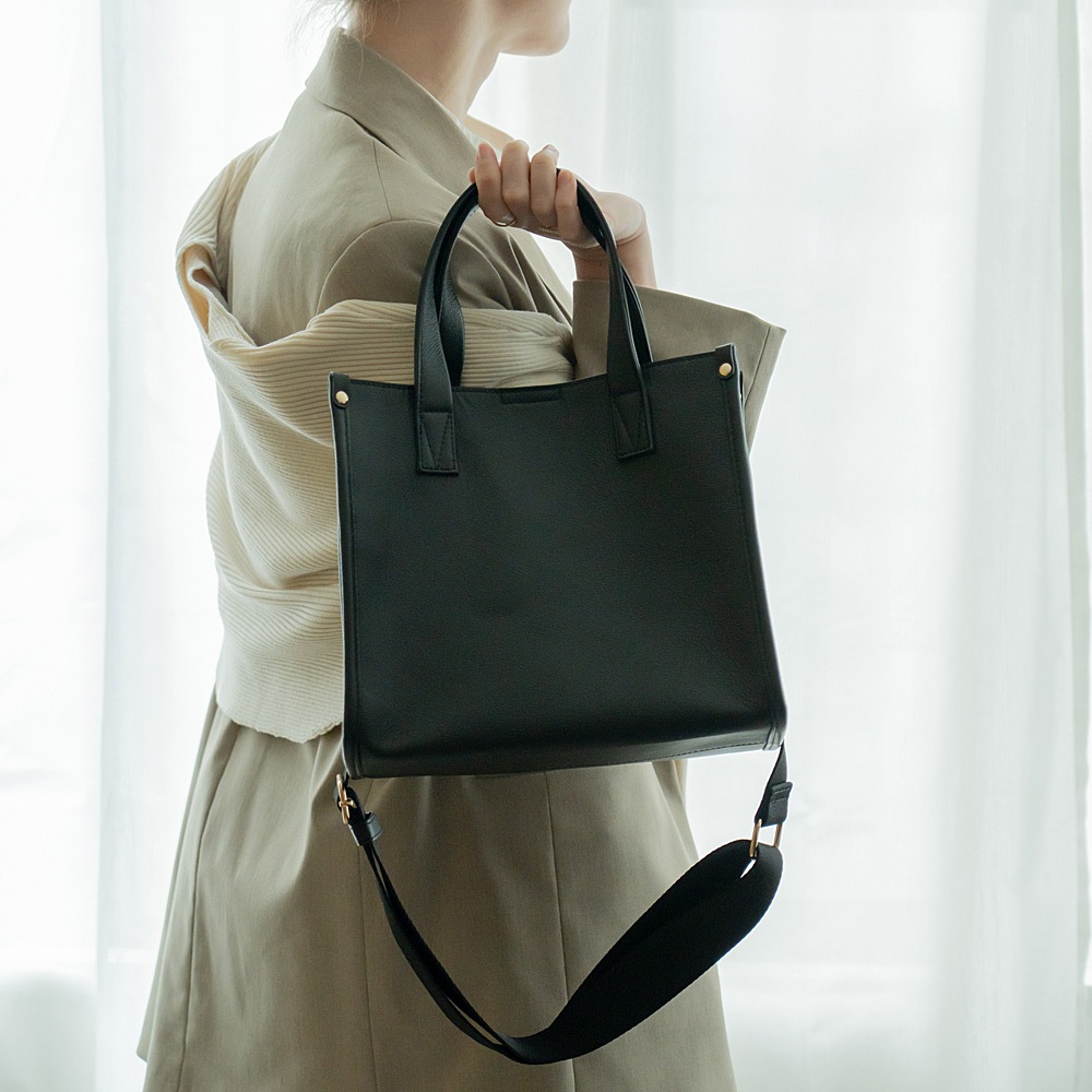 【クーポンで45％OFF】トートバッグ ショルダーバッグ 2way レディース 本革 レザー 小さめ ミニトート かわいい おしゃれ スクエア シンプル 軽量 大容量 無地 仕事鞄 通勤 通学 旅行 カバン 鞄 黒 ミニ 軽い 軽量 セレモニーバッグ フォーマル ギフト ブランド バッグ かばん