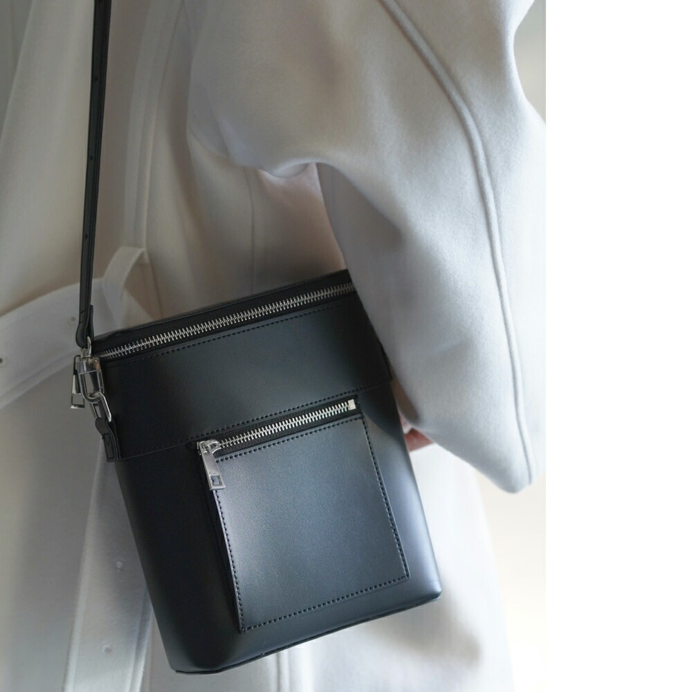 ショルダーバッグ 肩掛け メンズ レディース ショルダー ブランド 小さめ カバン おしゃれ シンプル カジュアル ミニ バッグ 斜め掛け サコッシュ ミニショルダー スマホ ショルダー 軽い スマホ ブラック 黒 コンパクト ショルダーバック