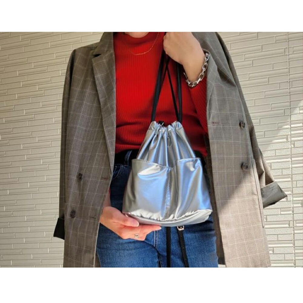 巾着バッグ レディース ハンドバッグ トートバッグ バッグ 3way 大人 軽量 布 おしゃれ カジュアル ショルダーバッグ メタリック シルバー 韓国 ミニ バッグ 鞄 かばん カバン ミニバッグ 小さめ 春 夏 トレンド