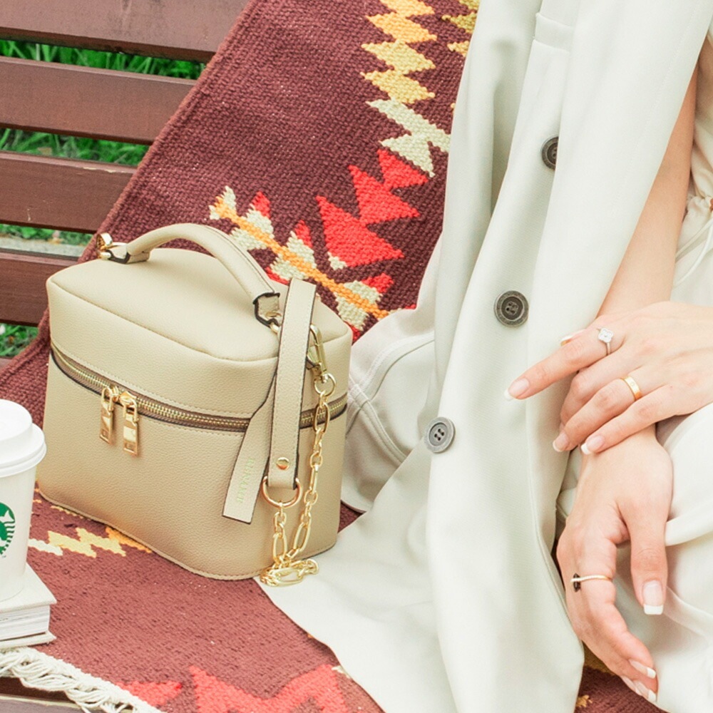 【SALE：50％OFF 11/2 10:00~】3way ショルダーバッグ レディース バニティバッグ チェーンバッグ バニティポーチ 斜め掛け メイクポーチ ミニショルダー ミニバッグ  小さめ コンパクト マチ パーティー 大人 オケージョン セレモニー 結婚式 かわいい