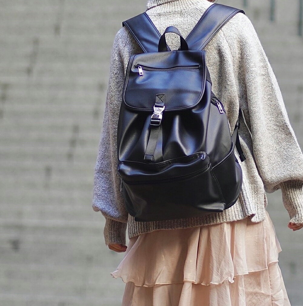リュック 韓国 リュックサック レディース 女子 通学 大学生 可愛い かわいい 高校生 軽量 女子高生 おしゃれ 無地 シンプル 女の子 中学生 黒 バックパック a4 背面ポケット かっこいい 通学リュック