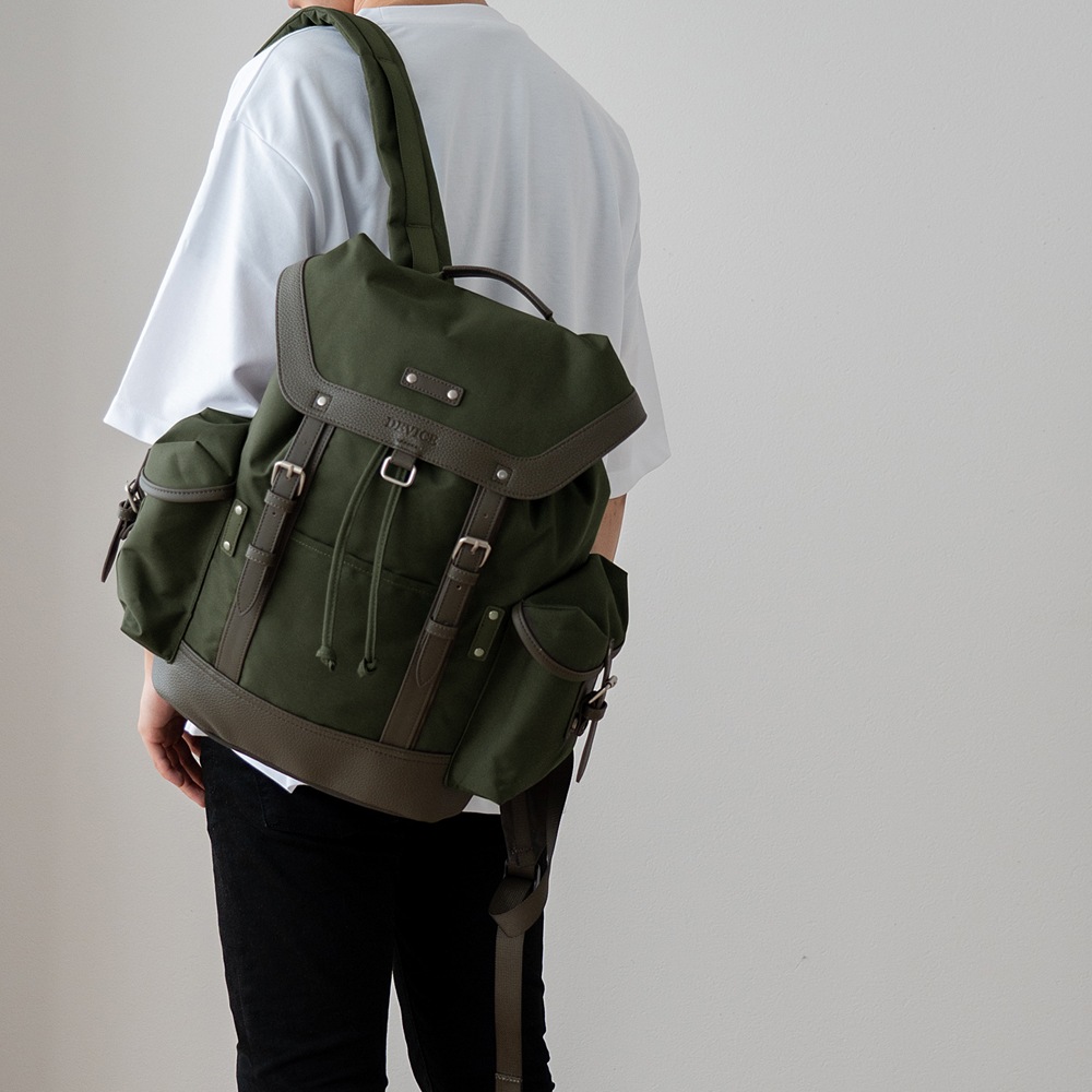 【35％OFFクーポン】DEVICE クラシック バックパック リュック メンズ レディース ブランド DEVICE スポーティ おしゃれ リュックサック バックパック ナイロン 通勤 通学 軽量 軽い 大容量 おしゃれ シンプル 大学生 高校生 ポケット 多い 大人 女子 女性