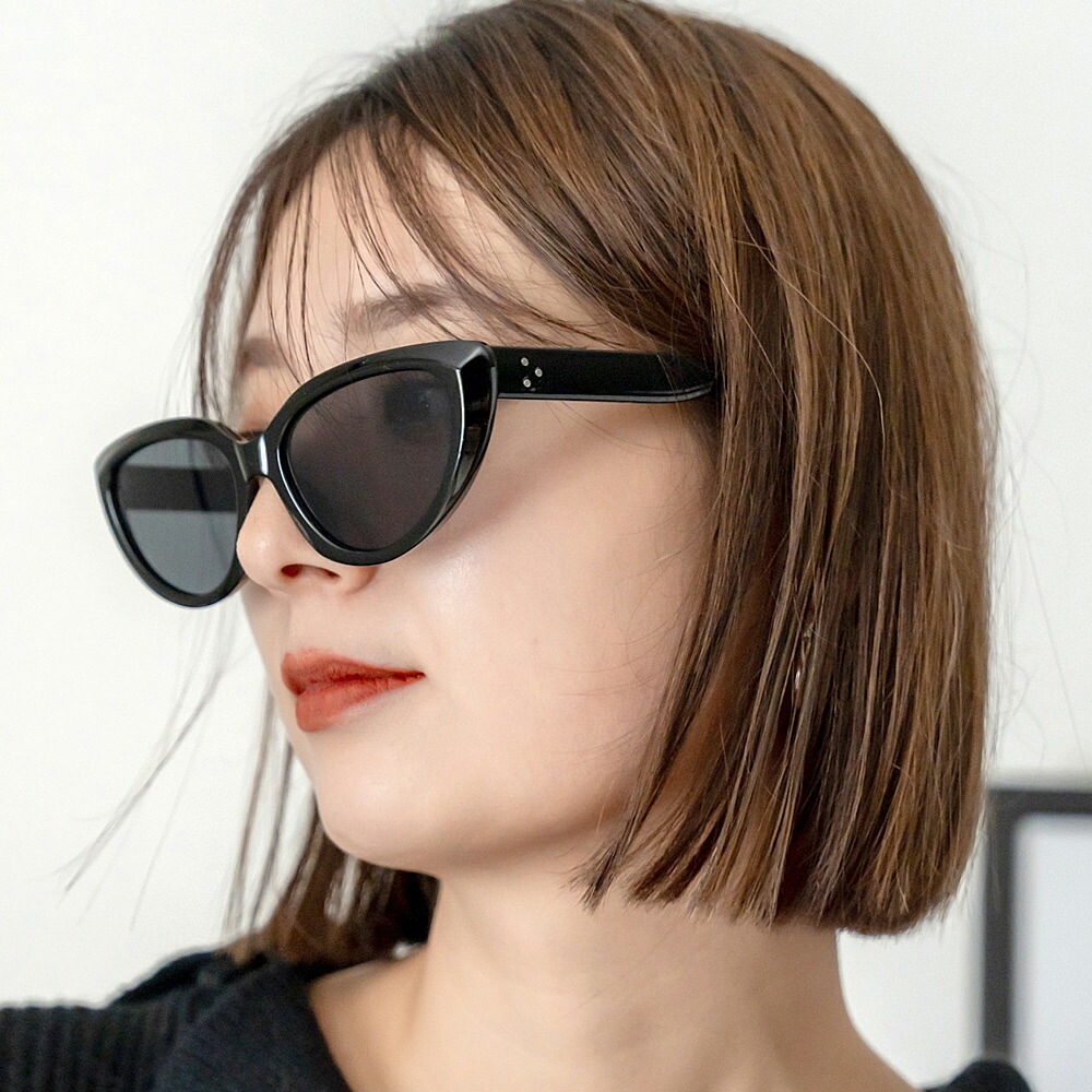 サングラス メンズ レディース おしゃれ ブランド かっこいい 人気 韓国 ストリート 丸型 大人 高校生 サングラスケース スポーツ 薄い色 運転 おすすめ 男 コーデ トレンド 流行り ファッション 普段使い ペア ペアルック