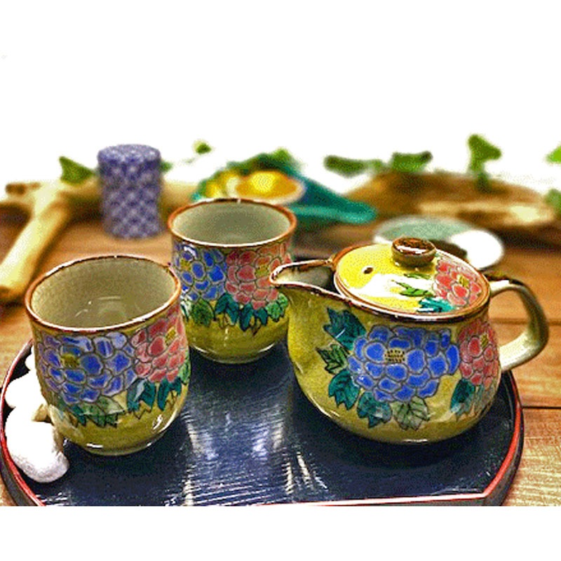 九谷焼『マグカップ』ソメイヨシノ緑塗り 裏絵 九谷焼ペアマグカップソメイヨシノ緑塗り＆しだれ桜緑塗り『裏絵』 百