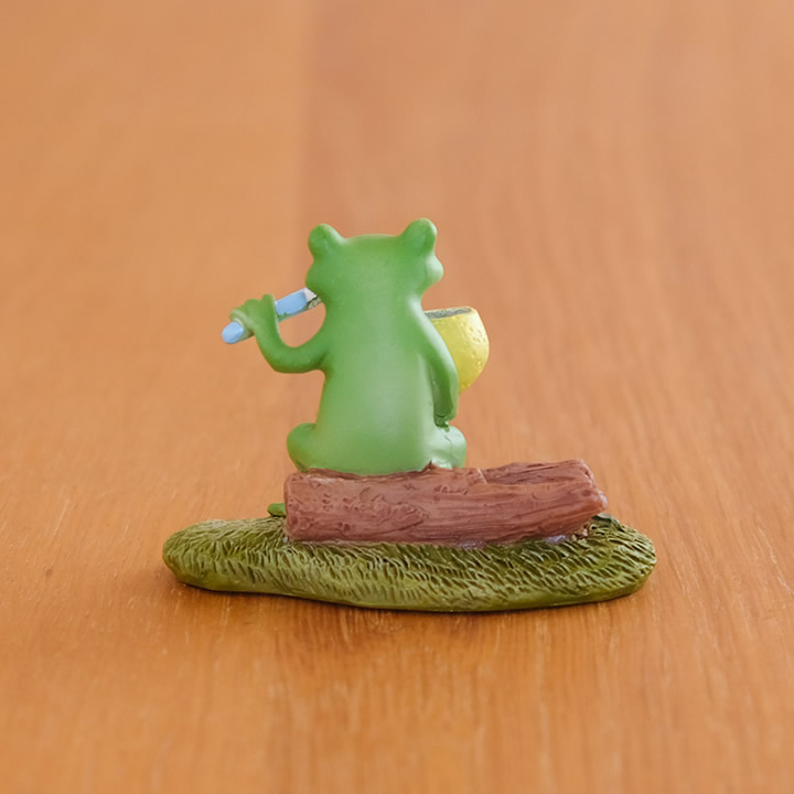 歯磨きするカエル コポー Copeau - カエルのコポーならクッチーナ