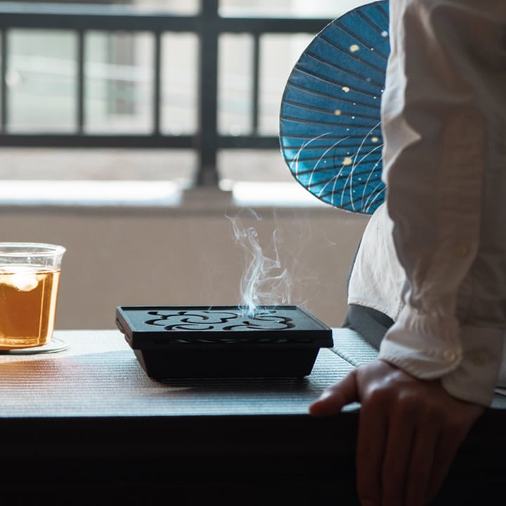 蚊やり器 オキツモ塗装 ツヤなし くわな鋳物 - キッチン雑貨、便利