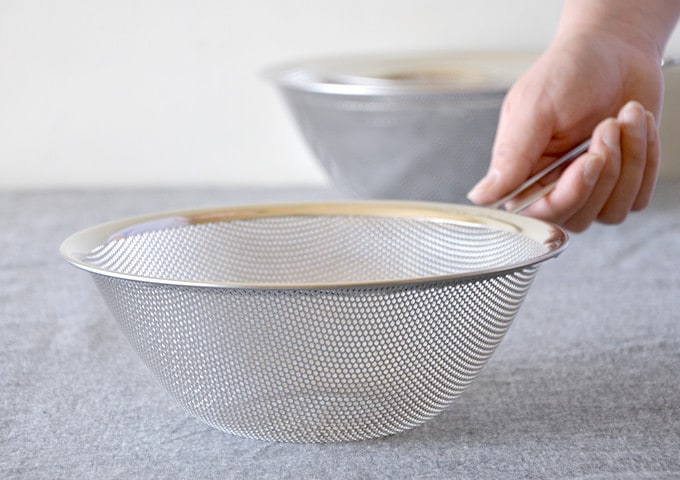 手付き パンチング ストレーナー 23cm 柳宗理 キッチン｜ キッチン雑貨