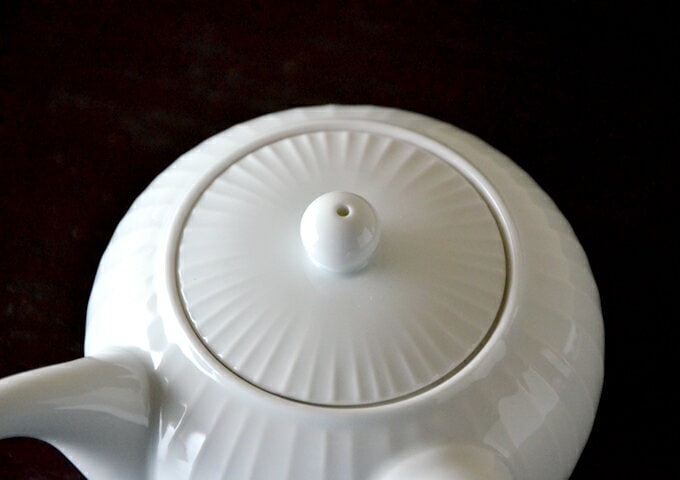 【白山陶器】白磁立筋蓋付き5客 白山陶器 白磁立筋 汲出 蓋付｜和食器の通販 monsen