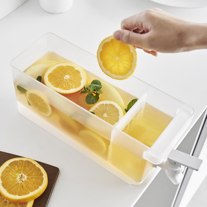 冷蔵庫ドリンクサーバー 1.8L タワー tower 山崎実業 - 山崎実業