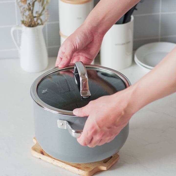 [新品未使用]フュージョンテック ミネラル ハイキャセロール20cm フュージョンテック ミネラル ハイキャセロール 20cm WMF