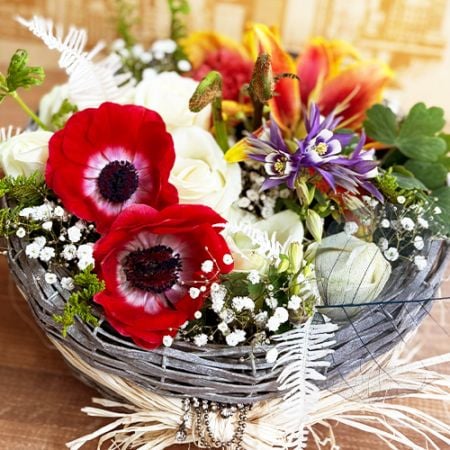 【Romantic Spaces Achieve（ロマンティック スペイシズ アチーブ）】生花アレンジメントS