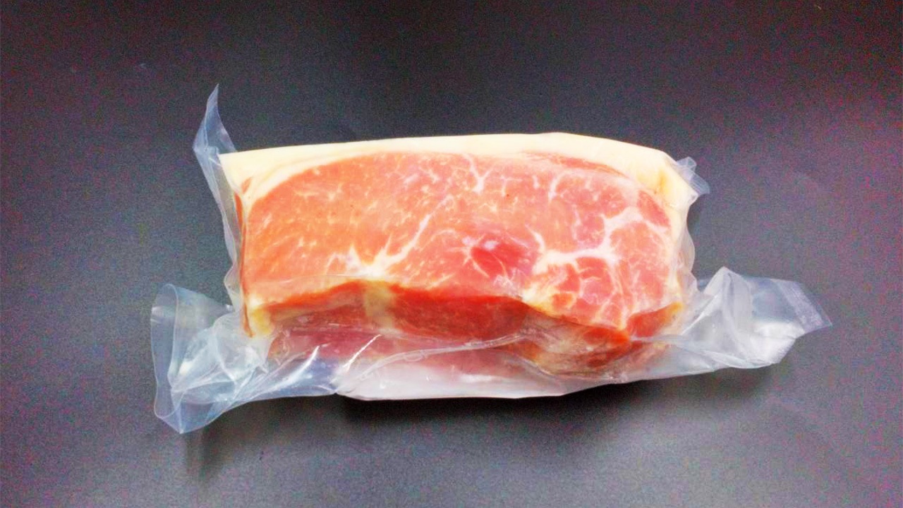 【小川フード＆サービス】＜送料無料＞小川の国産豚ハム2種とベーコン