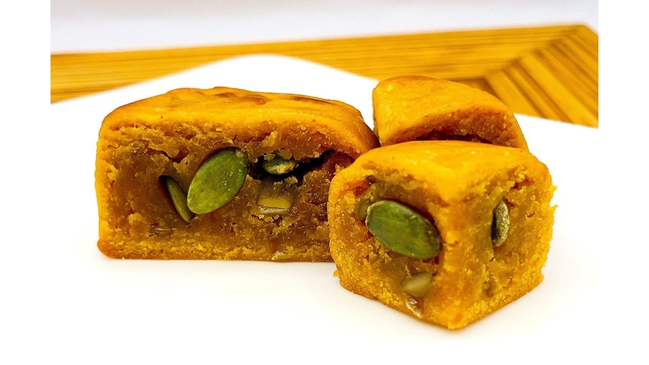 天廣堂】松戸白宇宙かぼちゃ月餅 8個入