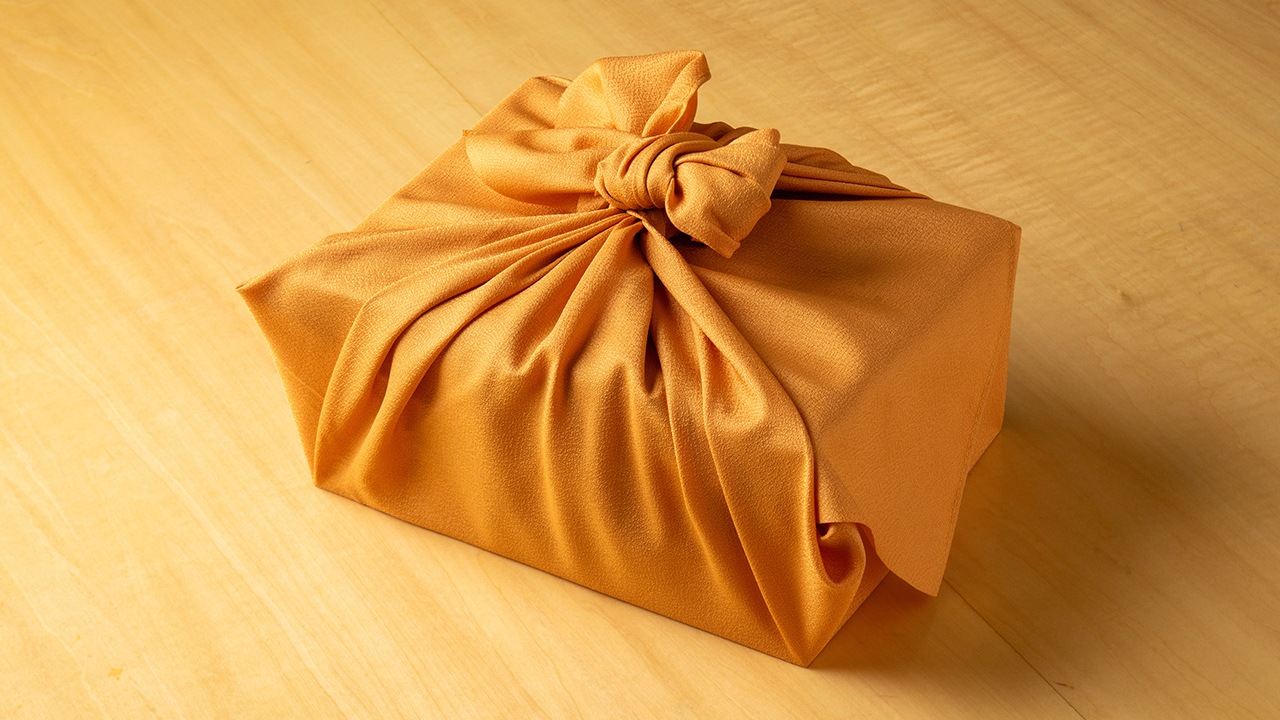 【天廣堂】天廣堂特製 新春中華おせち2026（二段重5～6名様分）・特選フカヒレ姿濃厚白湯煮込み（大）2枚付き