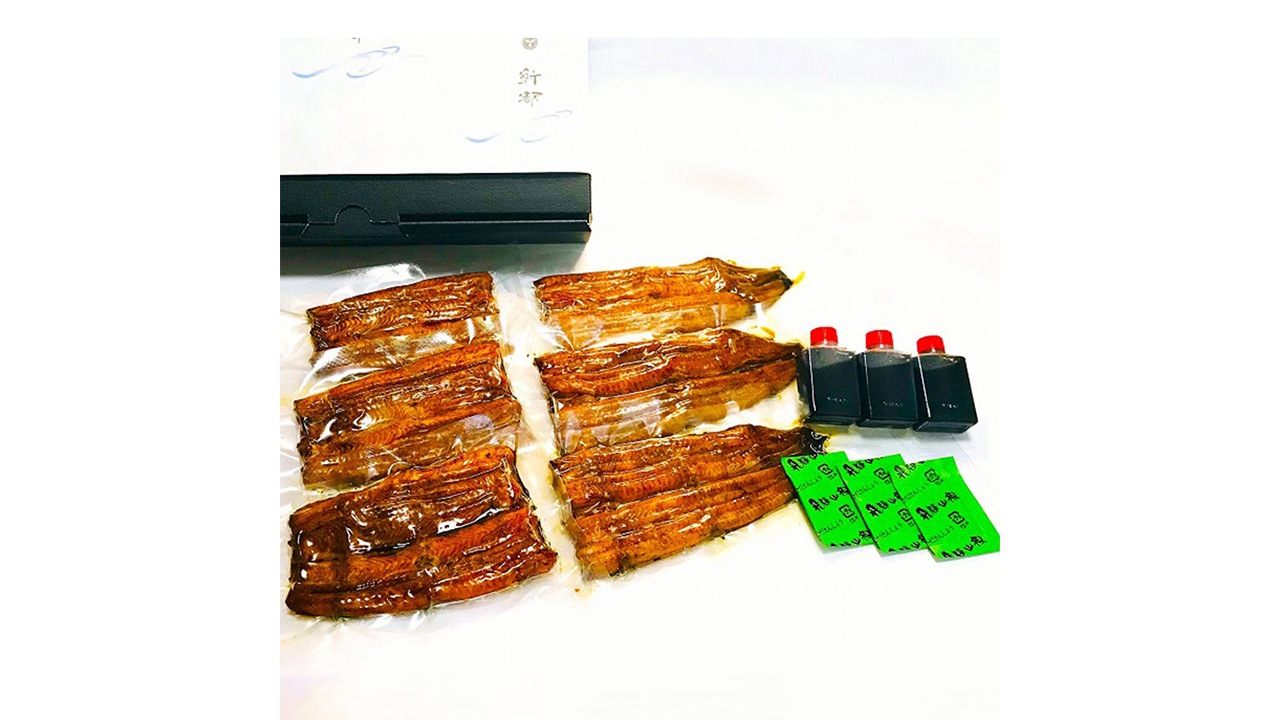 【うなぎ新都（しんみやこ）】国産うなぎ炭火蒲焼３尾